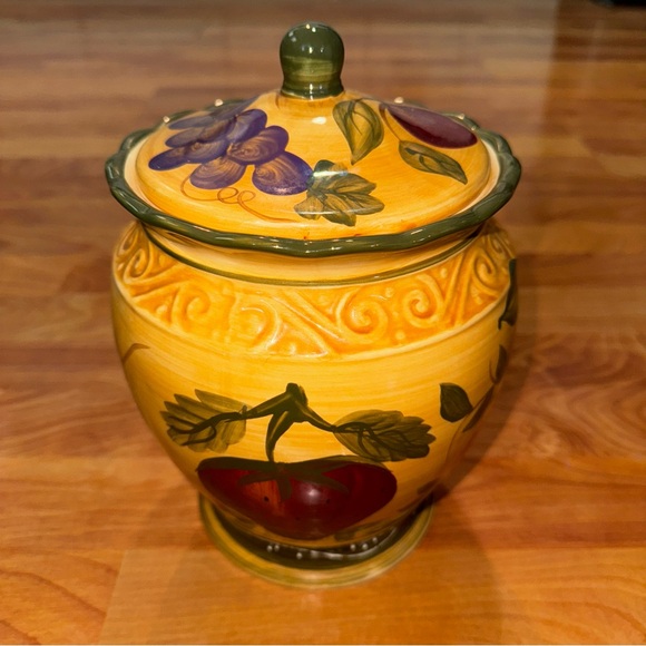 Vintage Casa Vero Fruit Covered 3D Had Painted Cookie Jar With Lid Grapes & More - Picture 1 of 16